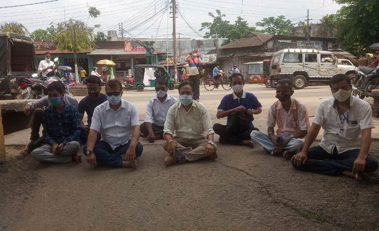 সাংবাদিক হামলায় অভিযুক্তদের গ্রেফতারের দাবিতে ধর্ণা 