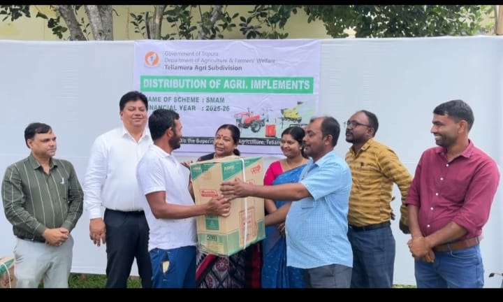 কৃষকদের উন্নয়নে কৃষি যন্ত্রপাতি বিতরণ তেলিয়ামুড়ায় 