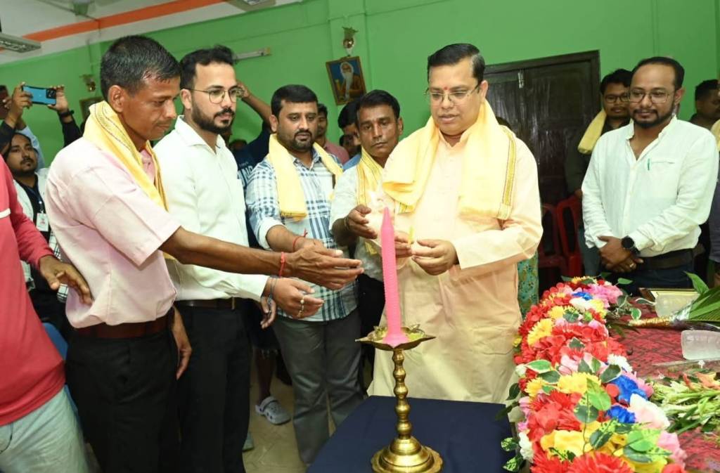 ডক্টর সেলের উদ্যোগে মেগা স্বাস্থ্য শিবির 