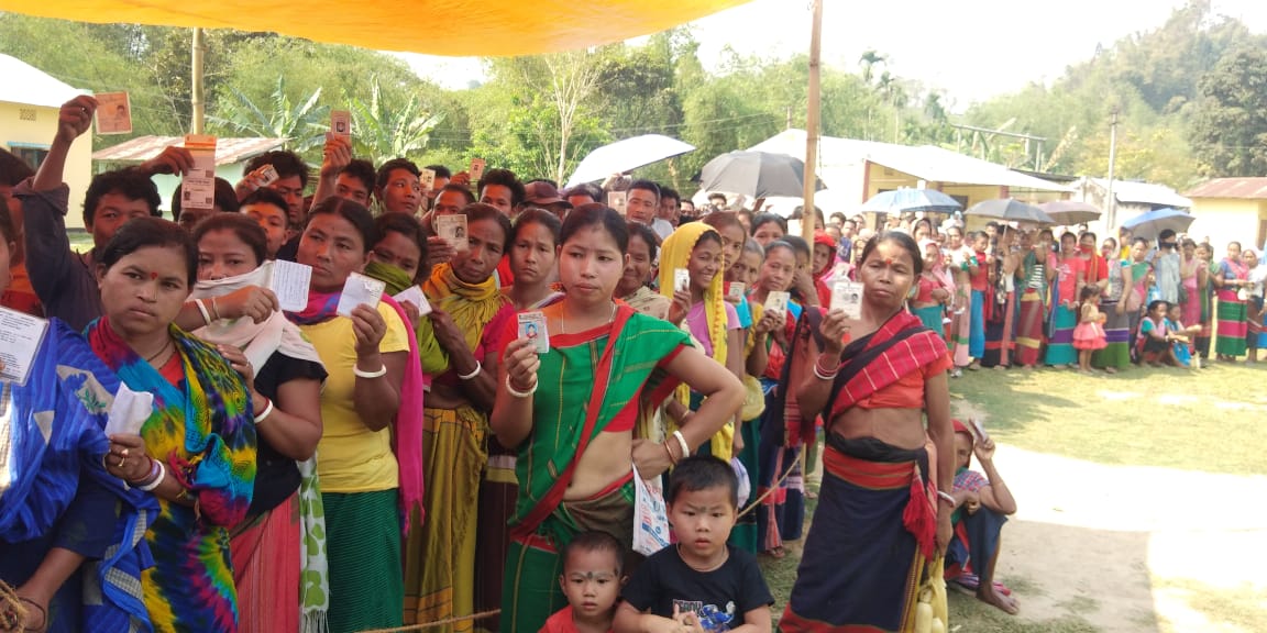 বিক্ষিপ্ত ঘটনার মধ্যেই পাহাড় ভোট, সকলেই জয়ের আশাবাদী  