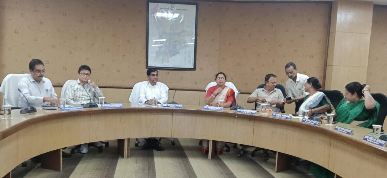 বন্যায় ক্ষতিগ্রস্ত প্রতিটি ওয়ার্ডকে ১৫ লক্ষ টাকা করে দেওয়ার সিদ্ধান্ত নিগমের 