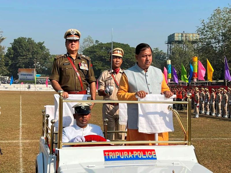 দুর্যোগ মোকাবিলায় গুরুত্ত্বপূর্ণ ভূমিকা প্রতিরক্ষা বাহিনীর : মন্ত্রী  