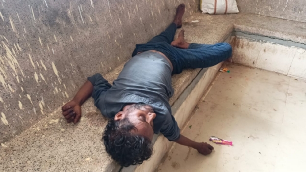 রেলস্টেশনে রহস্যজনক মৃত্যু যুবকের 