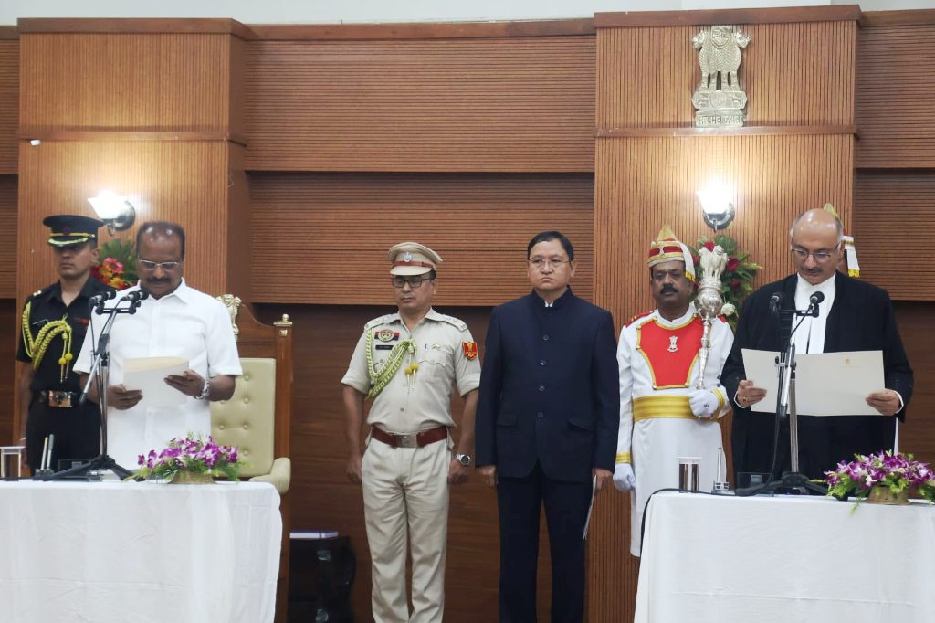 শপথ নিলেন ত্রিপুরা হাইকোর্টের প্রধান বিচারপতি এম এস আর রামচন্দ্র রাও