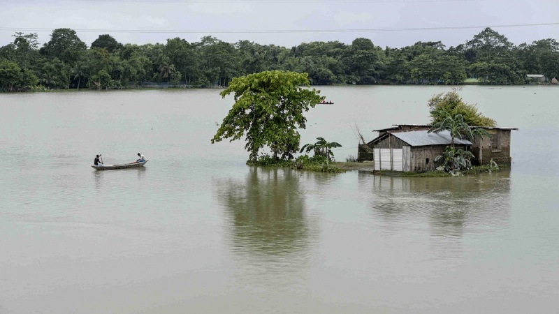 ভয়াবহ বন্যার কবলে অসম, পীড়িত শিশু-সহ ৩৬,৬৯১ জন