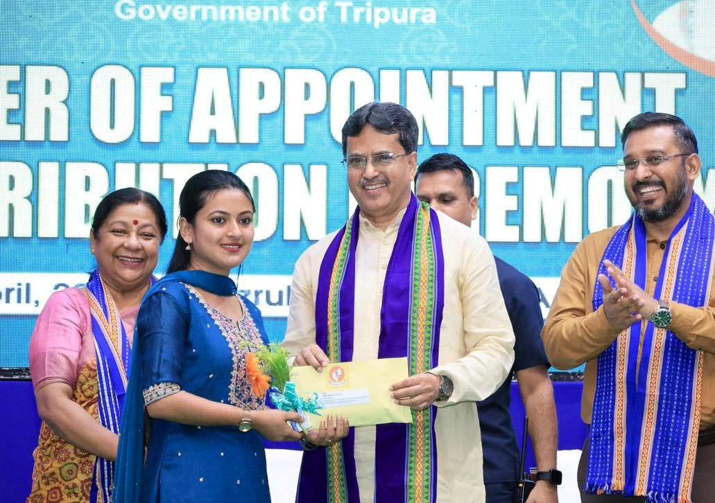 চাকরি দেওয়ার ক্ষেত্রে যোগ্যতাকেই স্বীকৃতি দেওয়া হচ্ছে : মুখ্যমন্ত্রী