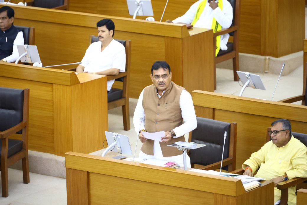 কর্মচারীদের ডি.এ-র ব্যবধান ধীরে ধীরে কমানোর বিষয়ে রাজ্য সরকার চেষ্টা চালিয়ে যাচ্ছে : অর্থমন্ত্রী