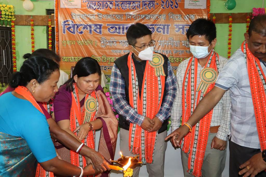 দিব্যাঙ্গজনদের পাশে থাকা নৈতিক কর্তব্য : সান্ত্বনা 