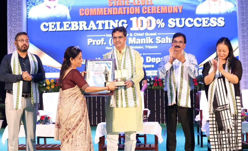 শিক্ষার্থীদের দেশের কথা মাথায় রেখে এগিয়ে যেতে হবে : মুখ্যমন্ত্রী