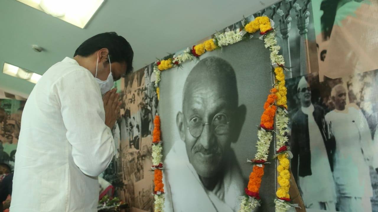 মহাত্মা গান্ধী ছিলেন সত্যের পূজারী : মুখ্যমন্ত্রী