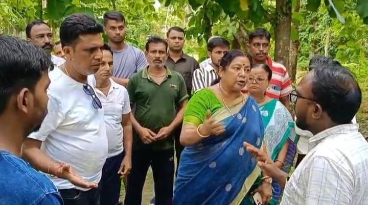 গ্রামীণ এলাকার উন্নয়নেও নজর দিচ্ছেন বিধায়িকা