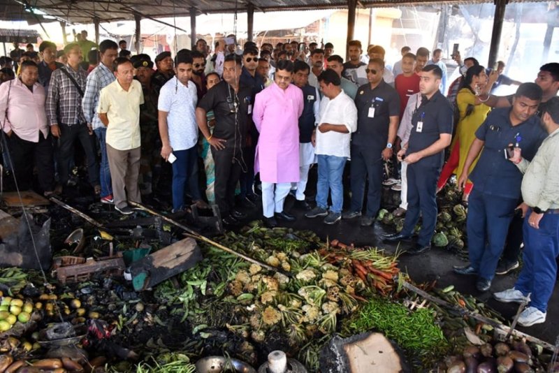 ক্ষতিগ্রস্ত ব্যবসায়ীদের সহায়তার আশ্বাস মুখ্যমন্ত্রীর