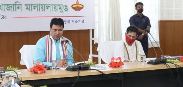 এডিসির দায়িত্ব গ্রহণে প্রদ্যুতকে অভিনন্দন মুখ্যমন্ত্রীর