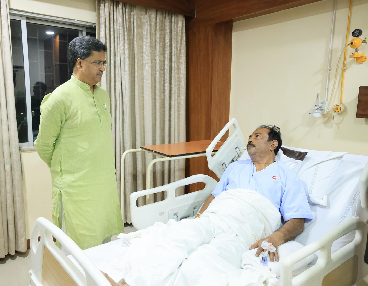 প্রদেশ সভাপতির শারীরিক অবস্থার খোঁজখবর নিতে জিবিতে মুখ্যমন্ত্রী 