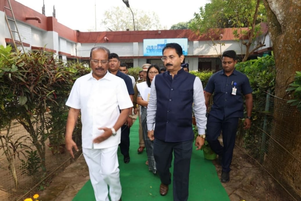 জুভেনাইল হোম এবং ডিটেনশন সেন্টার পরিদর্শনে রাজ্যপাল