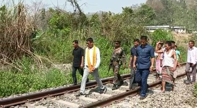 ত্রিপুরি বস্তি এলাকা সরজমিনে পরিদর্শন জনজাতি মন্ত্রীর 