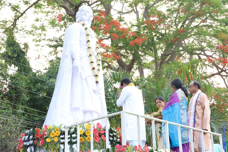 রবীন্দ্রনাথ ছিলেন ভারতীয় সাহিত্য-সংস্কৃতির এক উজ্জ্বল নক্ষত্র : মেয়র