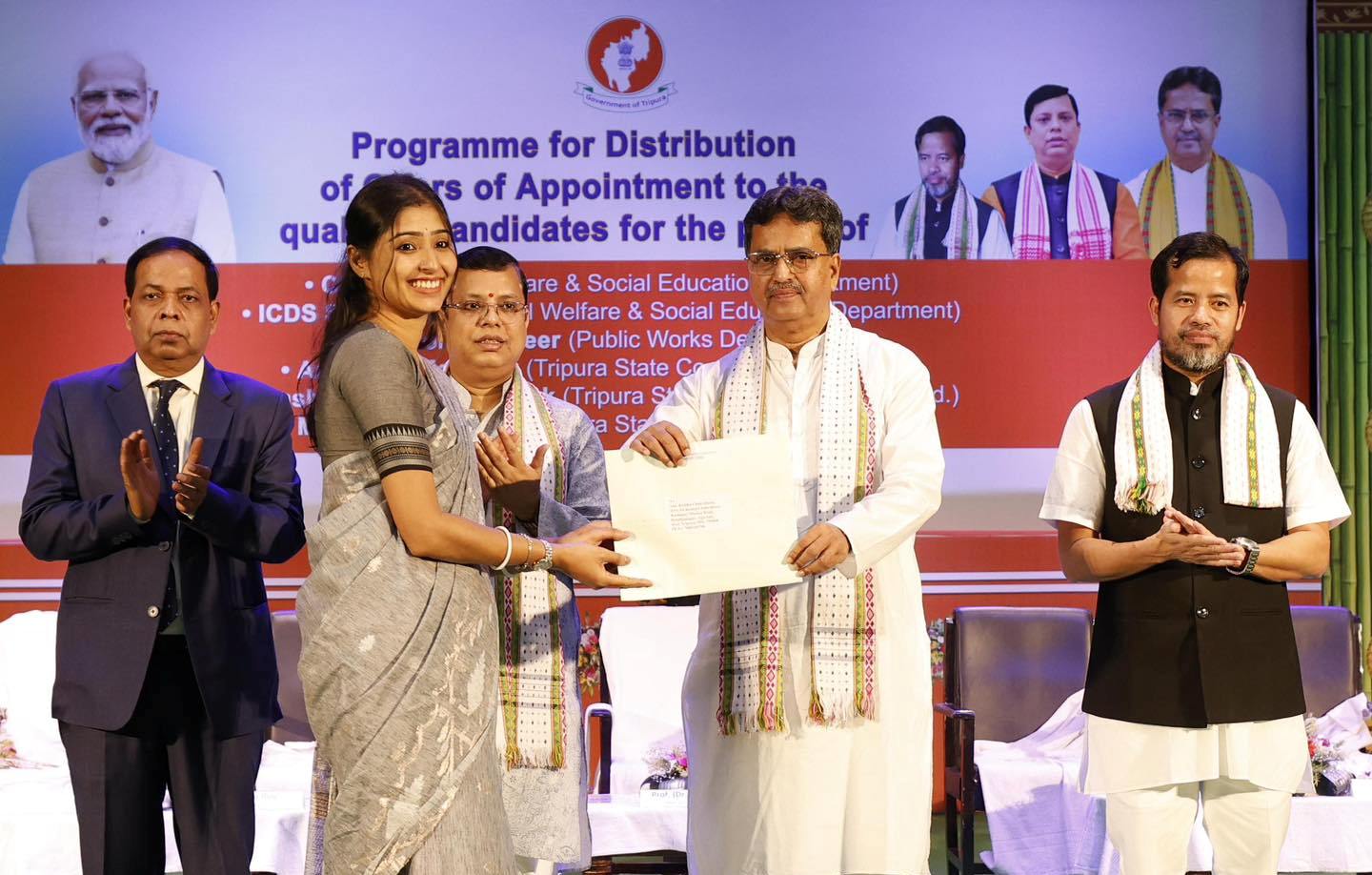 নবনিযুক্ত কর্মচারীদের জনস্বার্থে কাজ করার আহ্বান মুখ্যমন্ত্রীর 