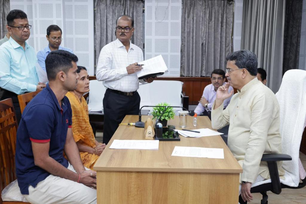 মুখ্যমন্ত্রী সমীপেষুতে সমস্যা সমাধানের আশ্বাস পেয়ে ফিরলেন সাক্ষাৎপ্রার্থীরা