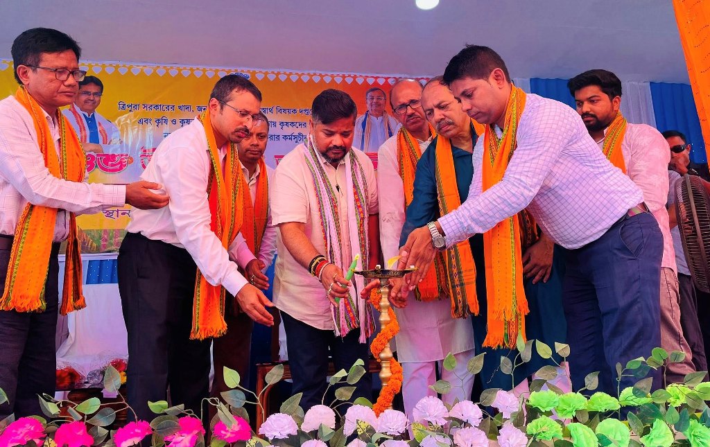 কৃষকদের আর্থিক ভিত্তি সুদৃঢ় করা কেন্দ্র ও রাজ্য সরকারের অন্যতম লক্ষ্য : খাদ্যমন্ত্রী
