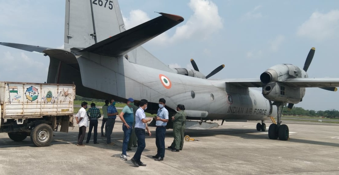 চিকিত্‍সা সামগ্রী রাজ্যে পৌঁছাতে ত্রাতার ভূমিকায় বায়ুসেনা