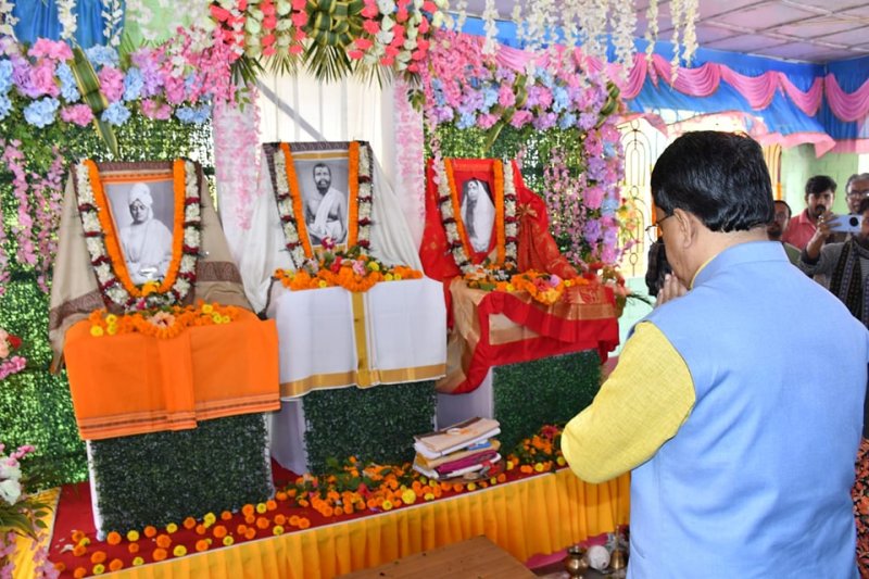 ঠাকুর রামকৃষ্ণর দেখানো পথ আজও প্রাসঙ্গিক : মুখ্যমন্ত্রী 