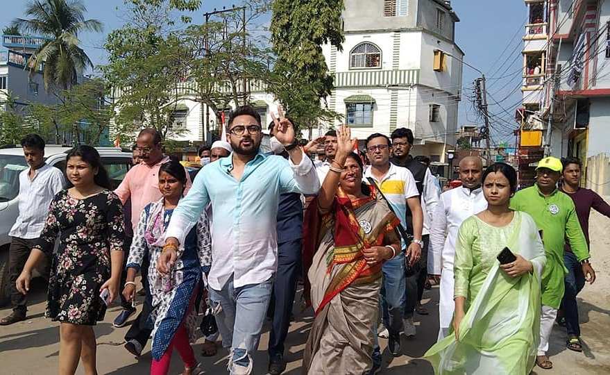 তৃণমূল প্রার্থীর প্রচারে তারকা বিধায়ক 