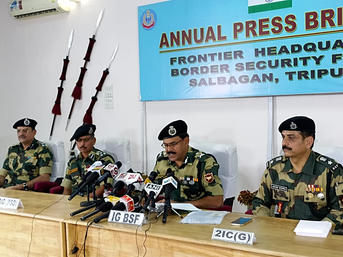 অপরাধ মূলক কাজে আকৃষ্ট না হতে যুবাদের আহ্বান আইজির