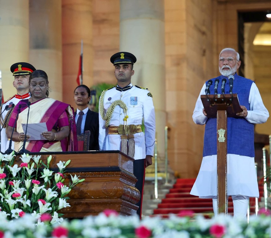 তৃতীয়বার প্রধানমন্ত্রী পদে শপথ মোদীর 