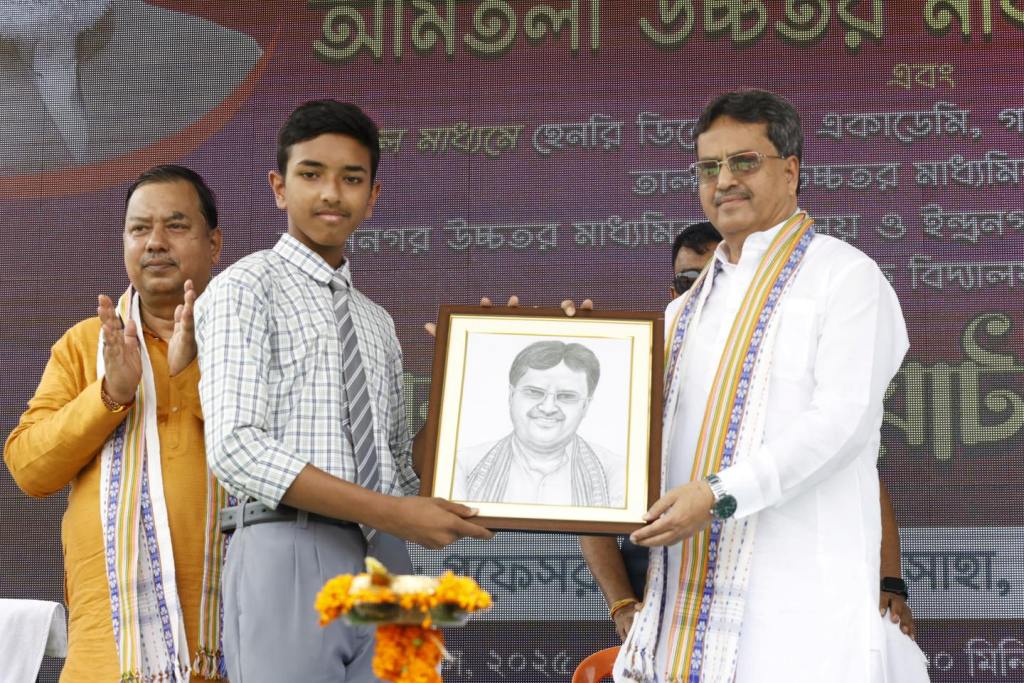 গুনগত শিক্ষার প্রসারে অগ্রাধিকার দিয়েছে বর্তমান সরকার : মুখ্যমন্ত্রী 