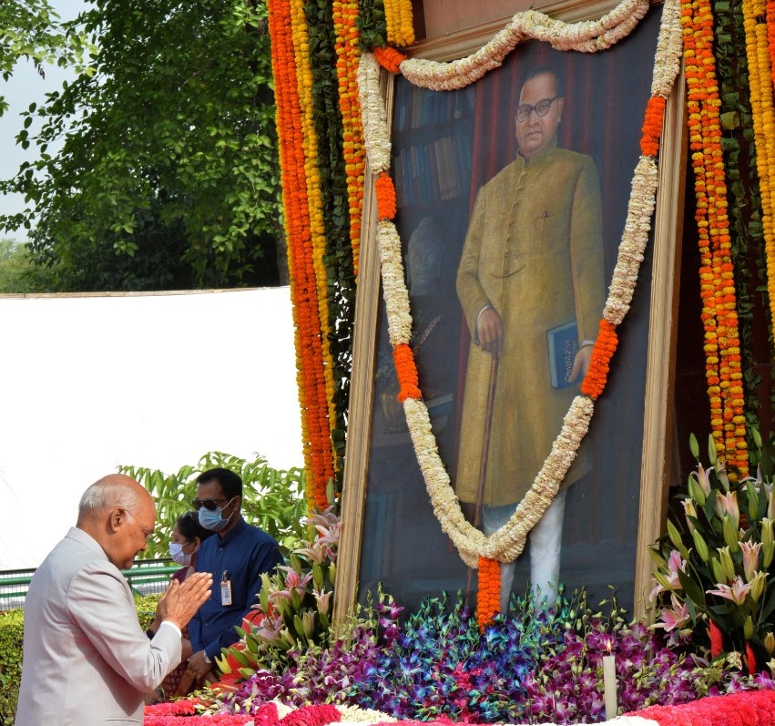 আম্বেদকরকে শ্রদ্ধায় স্মরণ করলো গোটা দেশ 