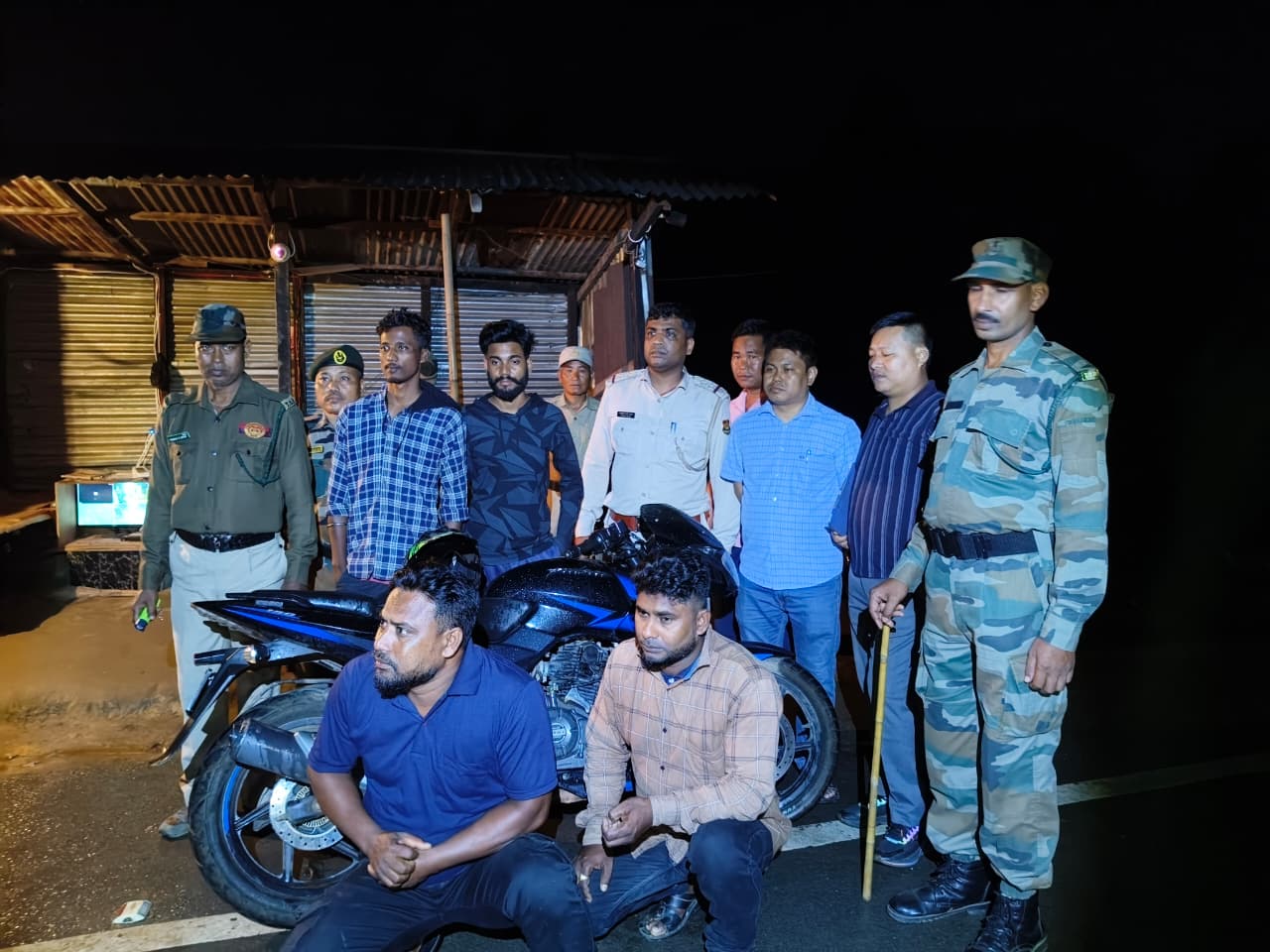 ইয়াবা ট্যাবলেট সহ আটক দুই যুবক