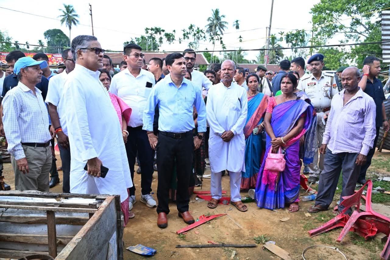 শান্তির বাজারে ক্ষতিগ্রস্তদের পাশে সরকার  