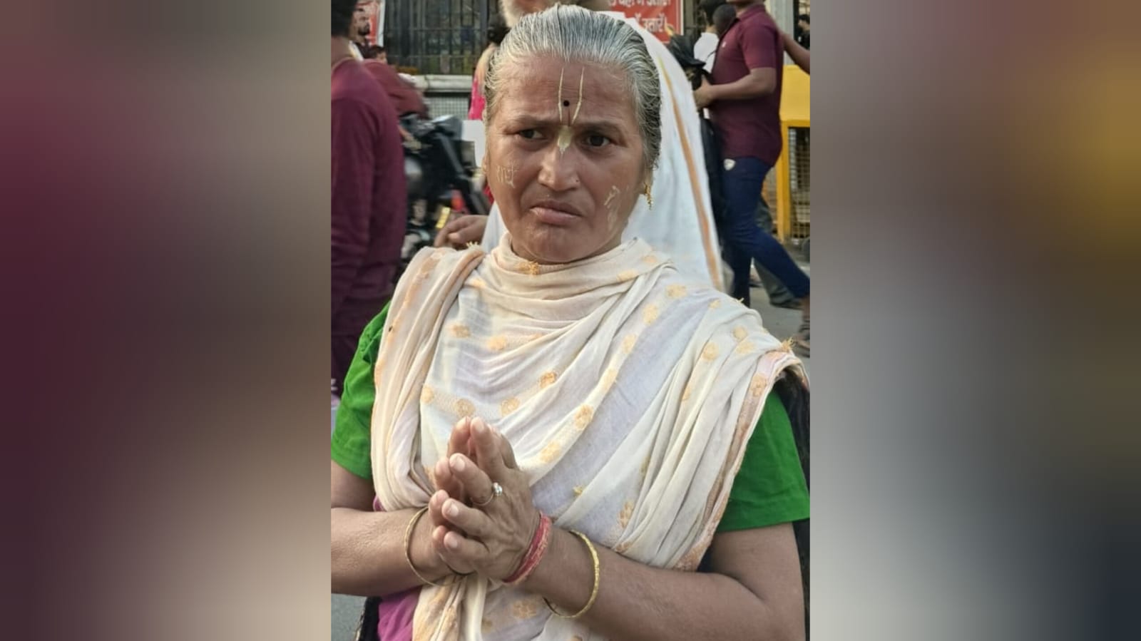 নিখোঁজ মাকে খুঁজে পেতে মুখ্যমন্ত্রীর কাছে কাতর আর্জি পুত্রের 