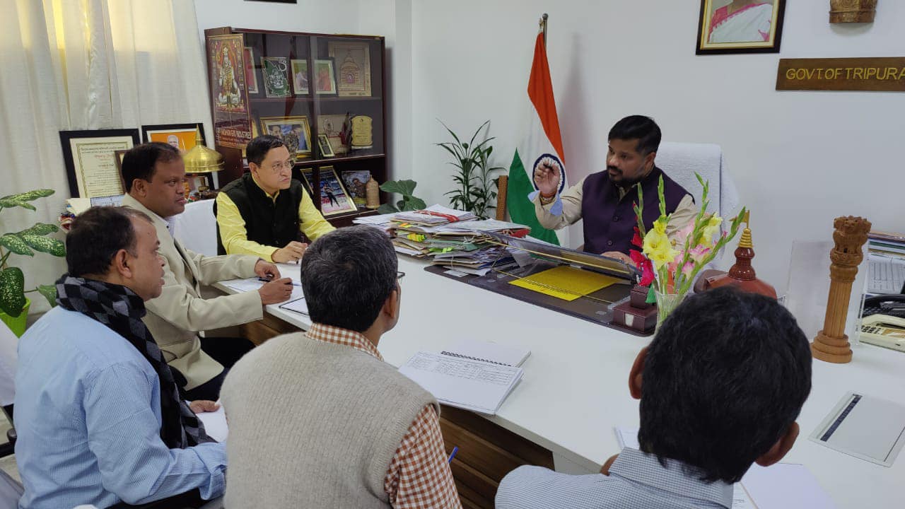 মহাকরণে পরিবহন ব্যবস্থা নিয়ে গুরুত্বপূর্ণ বৈঠক সুশান্তর  