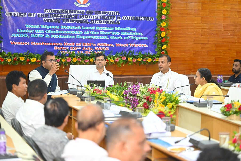 পরিত্যক্ত জলাশয়গুলিকে উদ্ধার করে মাছ চাষের আওতায় আনার নির্দেশ মৎস্যমন্ত্রীর 