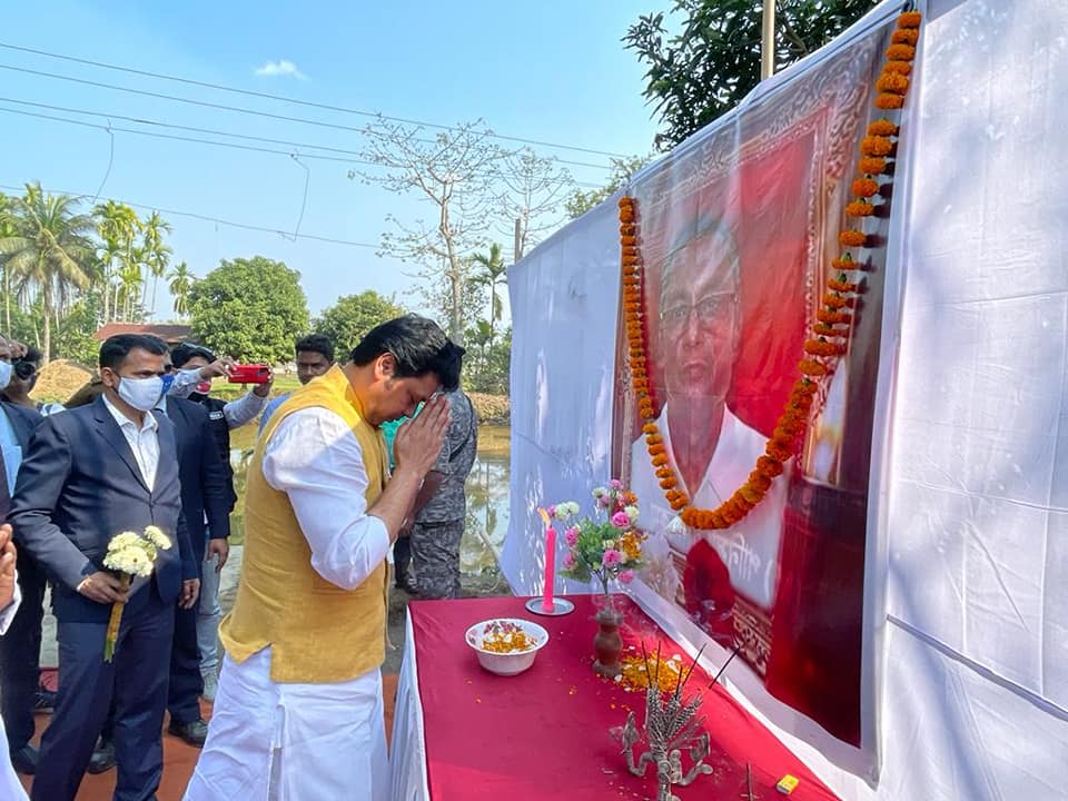 প্রয়াত অধ্যক্ষের বাড়িতে গেলেন মুখ্যমন্ত্রী