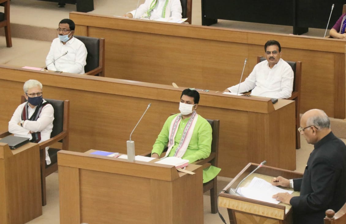 সরকারি স্থায়ী পদে করা হবে না আউটসোর্সিং, আশ্বস্থ মুখ্যমন্ত্রীর 