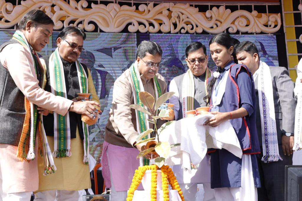 রাজ্যে উন্নত পরিকাঠামো গড়ে তোলার উপর অগ্রাধিকার দিয়েছে সরকার : মুখ্যমন্ত্রী