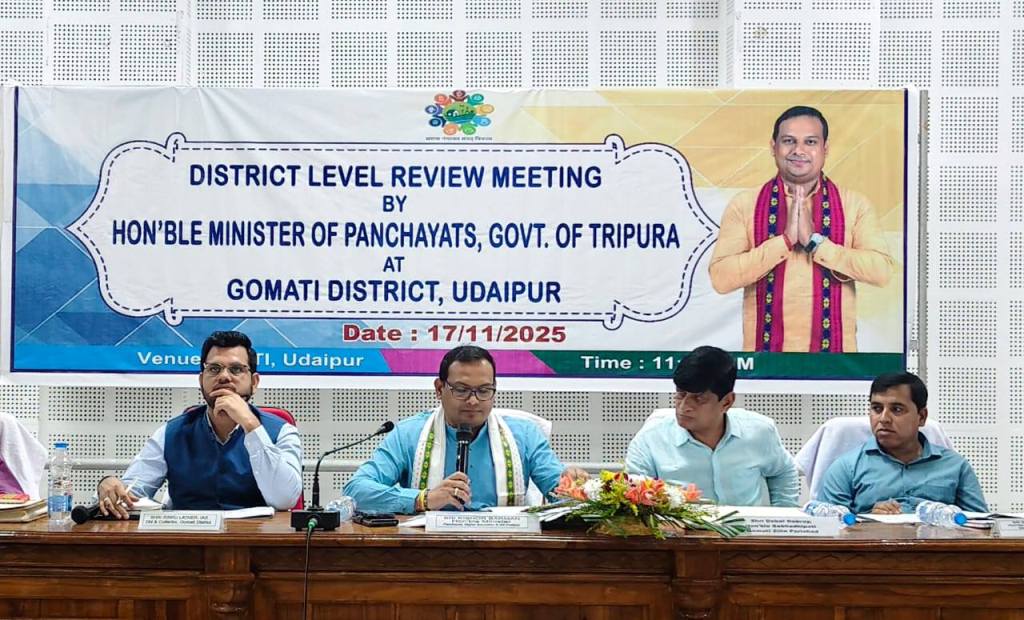 প্রকল্পের সুবিধা জনগণের কাছে সঠিক সময়ে পৌঁছে দিতে হবে : পঞ্চায়েতমন্ত্রী