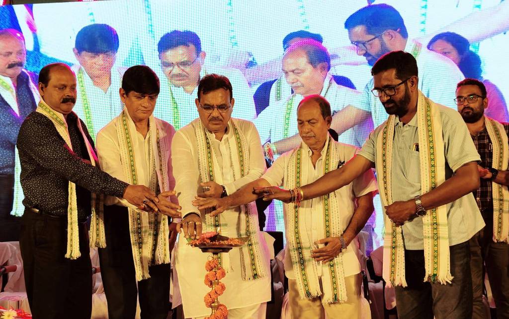 উৎসবের মধ্যদিয়ে সামাজিক ঐক্য সুদৃঢ়হয় : অর্থমন্ত্রী