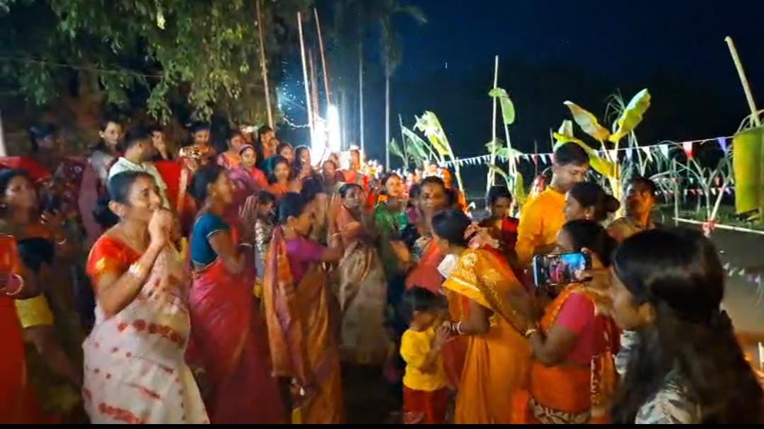 ধর্মীয় আচার ও ভক্তি মেনে পালিত ছট পূজা