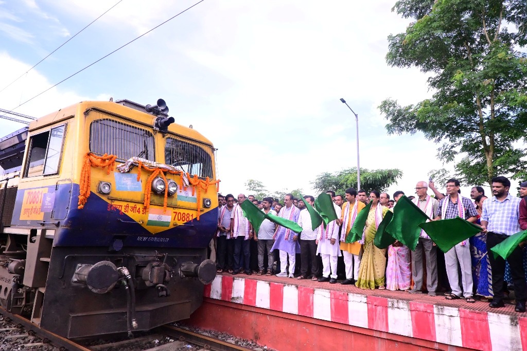 সারম-শিয়ালদহ-কাঞ্চনজঙ্গা এক্সপ্রেস'র নতুন স্টপেজের সূচনা