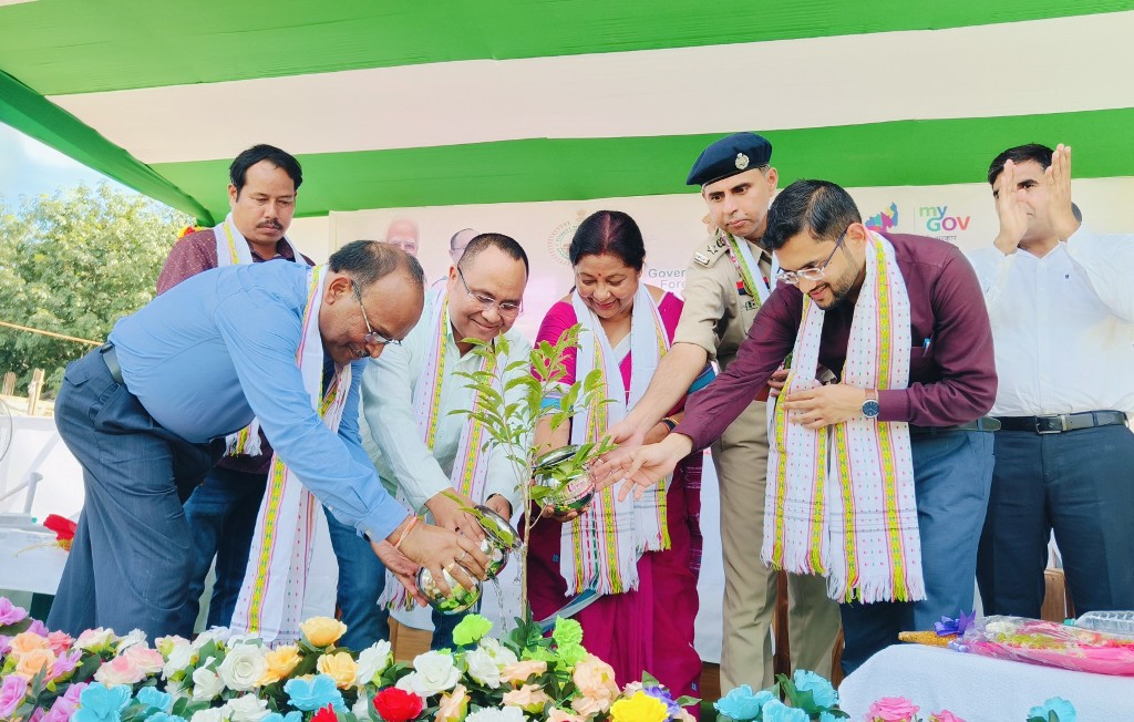 মানব সভ্যতাকে টিকিয়ে রাখতে সমাজের প্রতিটি ব্যক্তিকে গাছ লাগাতে হবে : বনমন্ত্রী