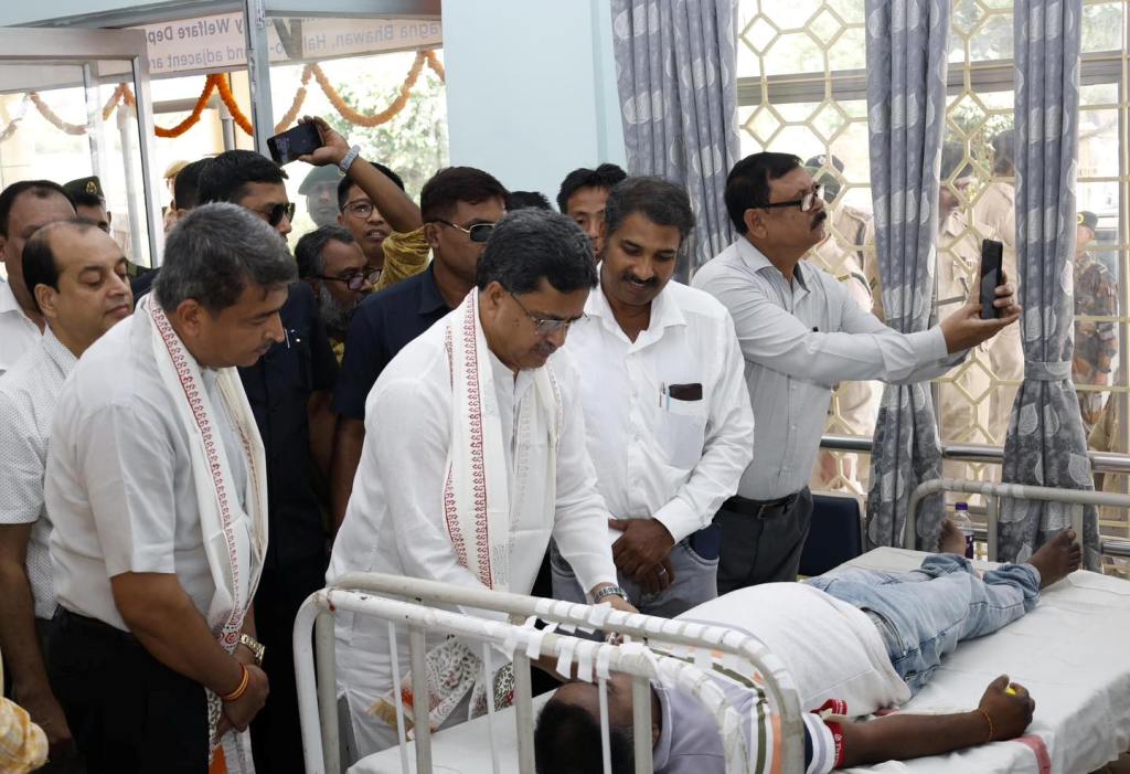 রক্তদানে সর্বস্তরের মানুষকে এগিয়ে আসার আহ্বান মুখ্যমন্ত্রীর 
