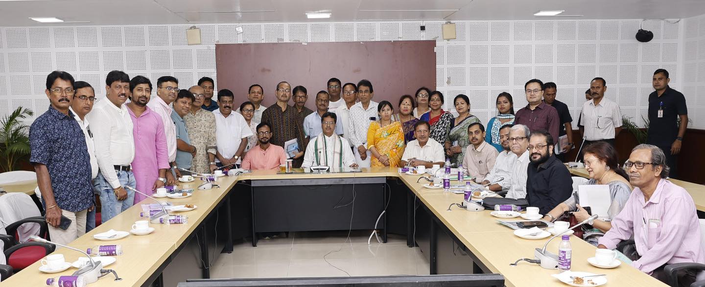 নিজস্ব সংস্কৃতির আধুনিকীকরণে পদক্ষেপ গ্রহণ করা দরকার : মুখ্যমন্ত্রী 