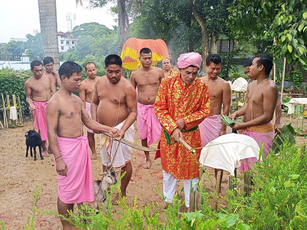 রীতি মেনে ঐতিহ্যবাহী কের পূজা