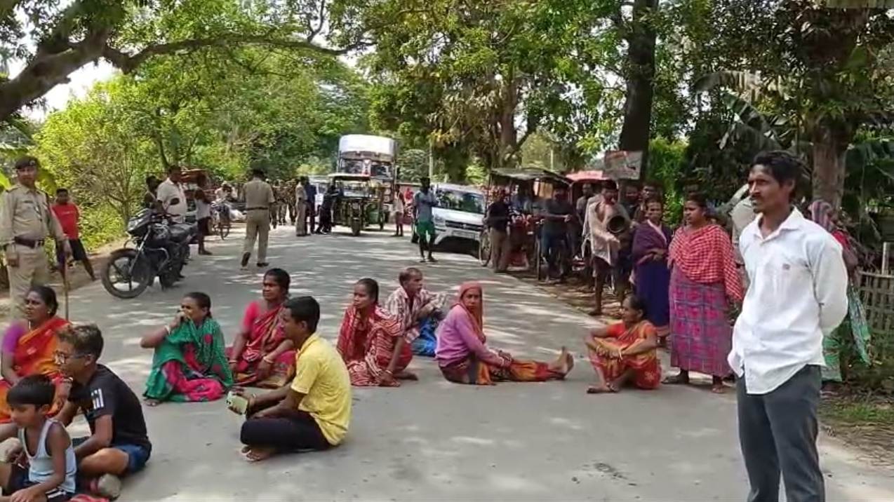 জাতীয় সড়ক অবরোধ কৃষকদের 