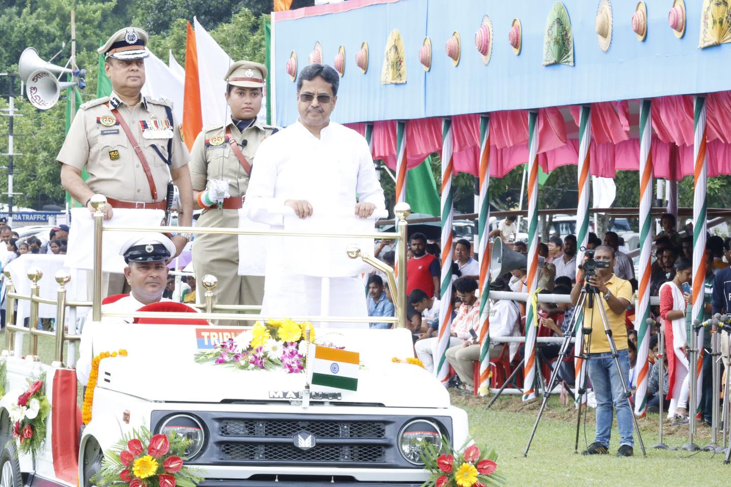 অনুকূল পরিবেশ সৃষ্টিতে সরকার নিরলসভাবে কাজ করছে : মুখ্যমন্ত্রী