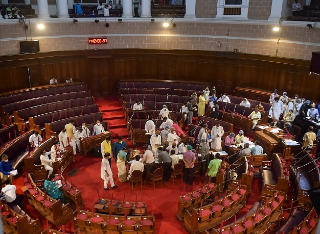 দেশে নজির বিহীন, রক্তাক্ত বঙ্গ বিধানসভা 